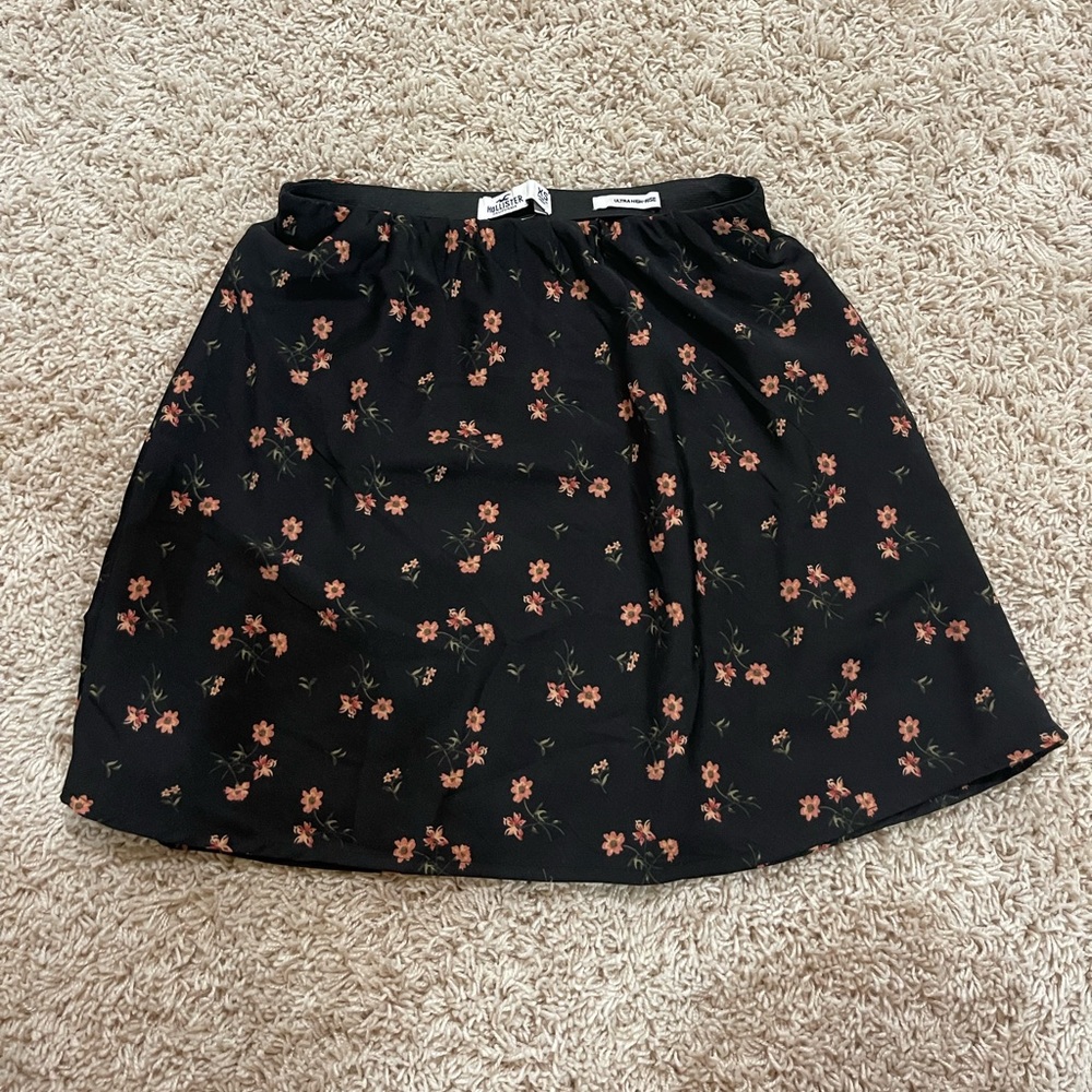 Brand new Hollister extra small high rise skirt